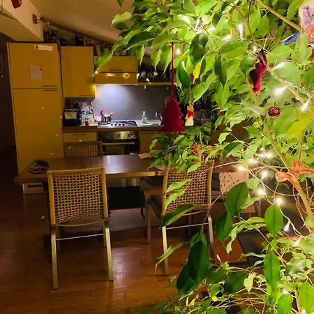 Stanza Nel Cuore Dei Tetti Di Δωμάτια σε οικογενειακή κατοικία